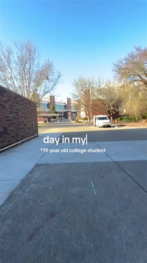 week 3 done! Thrifted my @Patagonia zip up and I’m obsessed #diml #fyp #dayinmylifevlog #collegelife #routine