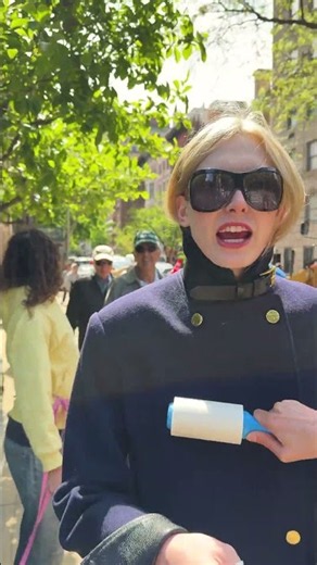 Alex Consani Teaches the “Cher Run” 👑 | Tory Burch Fall 2026