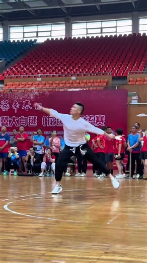 The Sportsmanship of Kung Fu Shuttlecock #Kicking Shuttlecock with Kung Fu