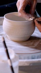 How to create a porcelain chawan with a sodium silicate texture on the outside ❤️ ••• Follow @lenasv.ceramics for more! | The Ceramic School