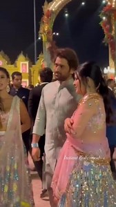 11 reactions | Ms Dhoni Fans Follow kro and like Dekhta hai Kitna...