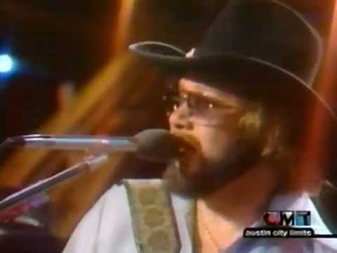 Hank Williams Jr. - Move It On Over 1980 Austin City Limits (OFFICIAL VIDEO)