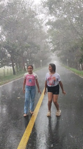 Que bonito sentir - letra y significado: disfruta la vida paso a paso