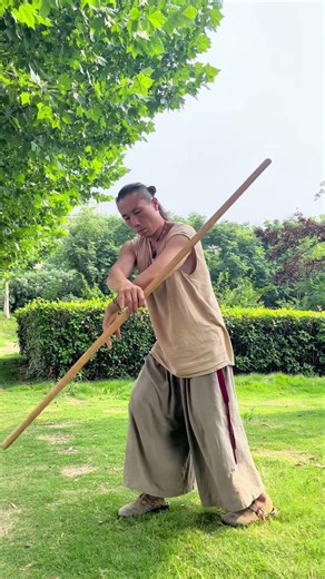 慢棍基本功-腕花「卷莲心」Slow Staff Basic Skill – Wrist Spin: Lotus Heart Coil #龍黑子#kungfu #慢棍静鼓 #wushu