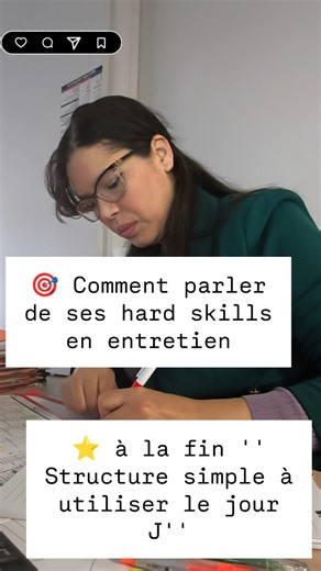 Faiza Hessane on Instagram: "HARD SKILLS 1) Les présenter en lien direct avec le poste Les recruteurs veulent voir que ta compétence sert un besoin concret. ➡️ Formule conseillée : compétence ➜ usage ➜ impact Exemple : « Sur Excel, je suis à l’aise avec les TCD et les formules avancées, ce qui me permettait d’automatiser les reportings mensuels. » 2) Décrire son niveau avec précision Les RH détestent les “je maîtrise”. Ils préfèrent : mentionner un niveau clair (débutant/intermédiaire/avancé/exp