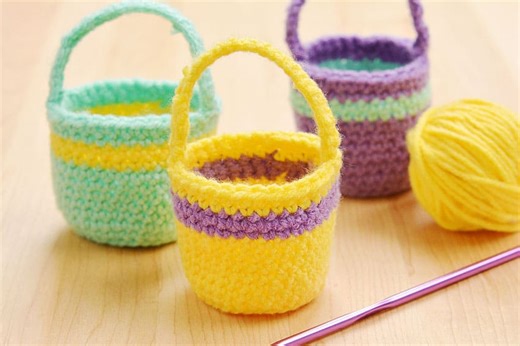Crochet Easter Basket | FREE Pattern for a Mini Easter Crochet Basket