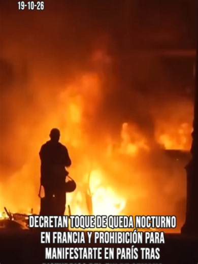 #Mundo| FRANCIA DECRETA TOQUE DE QUEDA NOCTURNO EN PARÍS Y OTRAS CIUDADES TRAS DISTURBIOS MASIVOS El primer ministro francés, Sébastien Lecornu, anunció este lunes la implementación de toques de queda nocturnos en varias zonas de Francia, incluida París, luego de los disturbios y saqueos registrados durante las manifestaciones del fin de semana contra el costo de vida. En París, la prefectura de policía dispuso toque de queda entre las 23:00 y las 06:00 en Plaza de la República y el sector de Le