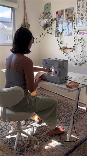 Masz dość skomplikowanych maszyn do szycia? Ta nowoczesna maszyna robi wszystko za Ciebie ✨ ✔️ Ekran ułatwiający obsługę ✔️ Funkcje automatyczne ✔️ Bezprzewodowa i przenośna ✔️ Gotowa do użycia od razu ✔️ Pełny zestaw w komplecie Idealna zarówno dla początkujących, jak i do codziennych poprawek w domu lub w podróży. 🔥 Tylko teraz promocja -70% 🚚 Darmowa wysyłka 💰 Płatność przy odbiorze ⏳ Ilość ograniczona – nie przegap okazji! 👉 Zamów teraz i szyj bez wysiłku | Trend Shop Hub