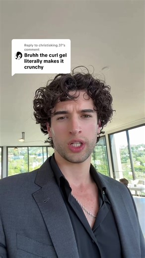 Understanding Curl Gel: Definition and Benefits