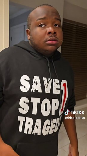 Darius Visits Crumbl: A Cookie Stimming Mukbang Experience