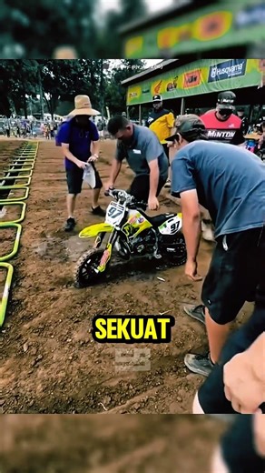 Fathers Do Everything for Their Children! 🥺