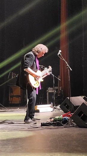 Dueling guitars with Steve Hackett! #genesis #rock