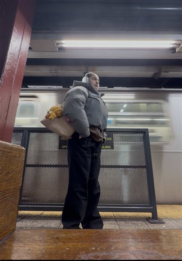 Daily Work Vlogs: A Glimpse into Office Life