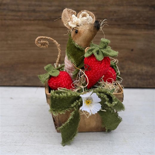 Handmade Spring Mouse With Strawberries | Primitive Folk Art Mouse | Rustic Farmhouse Spring Decor | One of a Kind - Etsy