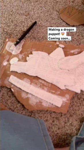 Making a cardboard dragon puppet!! 🦭😛 || #dragonpuppeteer #dragonpuppets #dragonpuppet