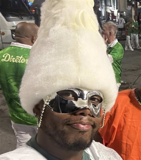 Desfile de Carnaval: Baiana como Comissão de Frente