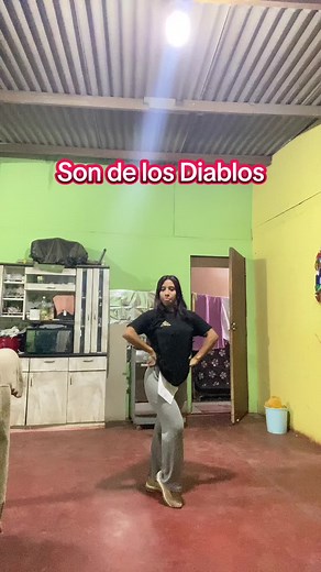 Danza de los Diablos: Celebrando la Cultura Afroperuana