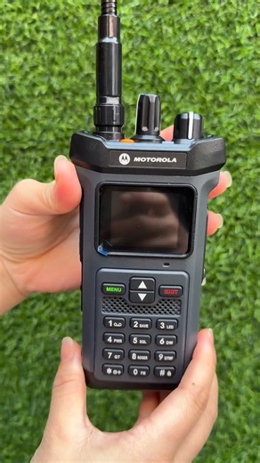 Motorola TM8200 high-power, dual-band handheld walkie-talkie #WalkieTalkiesdelaserieMotorola #Digital #Reducciónderuido #Apruebadeexplosiones #motorolaradios #r #vhfradio #twowayradio #radio | Lucy Rbt