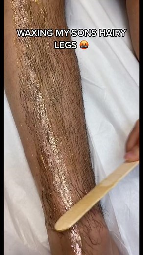 I hate waxing his legs #waxing #hairy #waxingvideos #hygiene