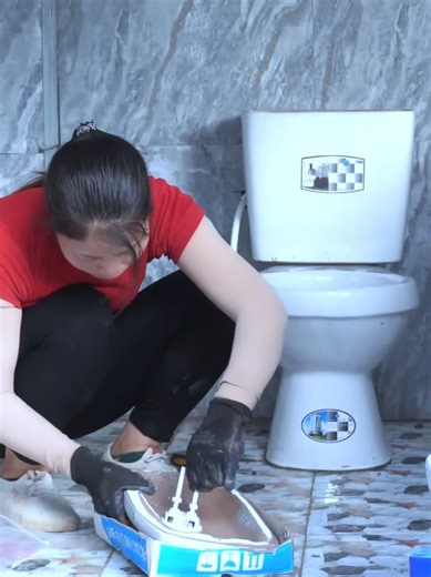 Single Mother Builds New Home After Bamboo House Burns Down