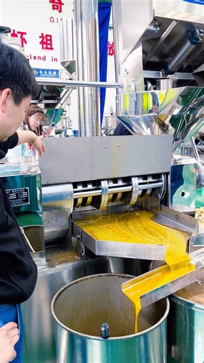 6YL-170 screw oil press machine to cold press rapeseed oil for customer #oilmill #oilpress #factory