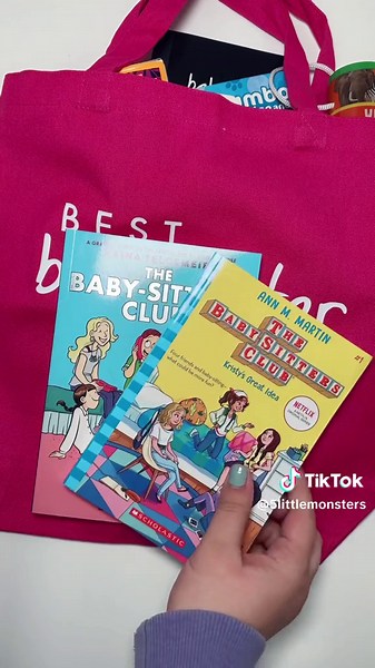 The project for day 3 of my Book Inspired Craft Week was a babysitting kit inspired by The Babysitter’s Club books, both the original versions that i read growing up, and the graphic novels that my girls read. #readacrossamerica #books #crafts #cricut #cricutprojects