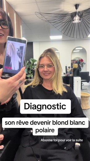 Devenir blond blanc polaire : conseils coiffure