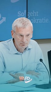 Dr. Hans-Christoph Berndt, 23% SPD will 32% AfD verbieten Es ist doch absurd: Während laut Umfragen nur 23 % für die SPD sind, liegt die #AfD selbst bei 32 %. Statt sich um die echten Probleme im Land zu kümmern, wie Inflation, Migration und die eigene Regierungskrise, beschäftigt sich die SPD lieber damit, den politischen Gegner verbieten zu wollen. Wer Verbote fordert, hat offenbar keine Argumente – die #SPD sollte sich lieber um ihre eigenen Baustellen kümmern, anstatt mit solchen lächerliche