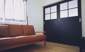 【引き戸DIY】おしゃれな木製引き違い戸の作り方（ポリカーボネート・レール）