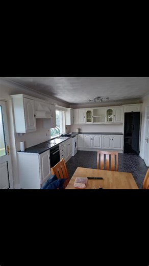 Vinyl kitchen stripped and resprayed. original handles resprayed in matt black. Contact Tom 086 0798173 leinsterkitchenrespray@gmail.com #kitchenrespray #kitchenideas #kitchenrespray #kitchenrespraykildare #leinsterkitchenrespray