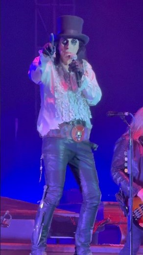 Alice Cooper Performs “Feed My Frankenstein” Live in Ottawa!