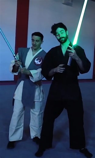 69K views · 572 reactions | On se bat au sabre laser comme dans Star Wars ! | Tibo Inshape | Facebook