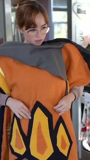 maya on Instagram: "I made a RuneScape cape for my bf! 🎁🎄 #fyp #runescape #gift #cape #blanket #christmasgifts #christmas #xmas #holiday #relationshipgoals #maya #mayahiga #twitch #streamer #reels"