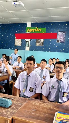 Harnoi Asrin Lumban Gaol on Instagram: "Self-talk atau positive affirmation adalah pernyataan positif yang diulang-ulang untuk menanamkan semangat, kepercayaan diri, dan pola pikir optimis. Dalam konteks pembelajaran: •Affirmation dapat menjadi opening class sebelum pelajaran inti. •Dapat membantu siswa melatih bahasa Inggris dengan kalimat sederhana, penuh energi, dan mudah diingat. •Berfungsi juga sebagai stimulus psikologis—membuka pikiran, membuat suasana hati lebih baik, dan menumbuhkan mot