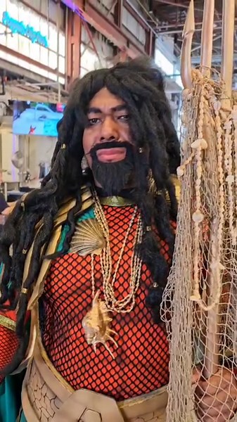 2.7K views · 302 reactions | There's always someone trying to mess up your vibe. Aquaman:Knightmage Mermaid: Andi Serpenti Cosplay | Knightmage | Facebook