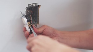How to Replace an Electrical Outlet