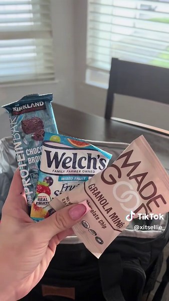 Discover the Perfect Large Lunch Bag for Your Man