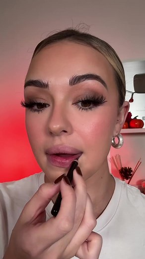 45K views · 749 reactions | Vampire lips 率‍♀️喝 #Halloween #halloweenmakeup #lipstick #vampirelips | sydneypurl | Facebook