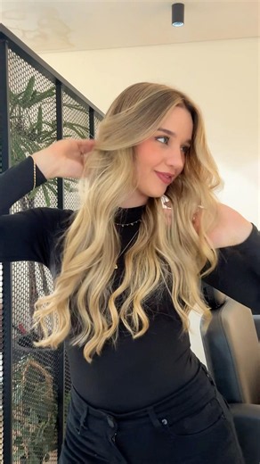 Fui de loira pra loira pro max 🤣 MECHAS LOIRAS ✨#loiroiluminado #blond #wella #haircare