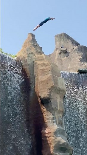 Cliff Diving | Canada’s Wonderland | Jumping Off The Cliff | Waterfall | Canada