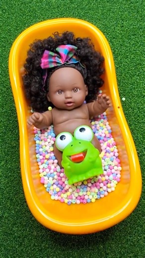 So Satsfying bathtime ASMR #toys #asmr #asmrsounds #relaxingbath #funny #stressrelief