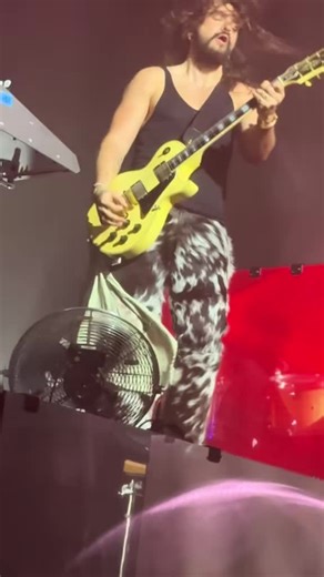 Tom Kaulitz Live in Hamburg: Don't Jump!