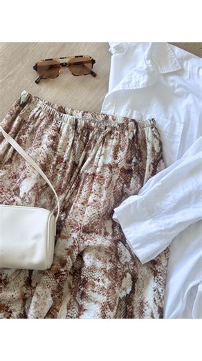 3 comments | We’re loving these snakeskin pants from @featherandnoise_wholesale! Perfect styled with crisp white for the ultimate spring look 懶 | StyleFast | Facebook