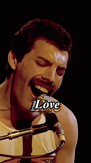Best Live Intro to 'Somebody to Love' by Queen