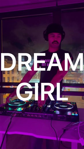 You’ve got a front row seat and I.. #2hollis #addisonre #fameisagun #dj #fyp