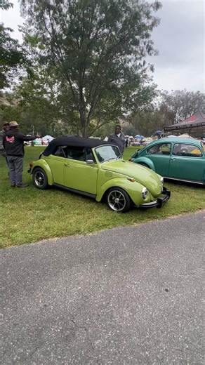 Great color on this VW SUPER BEETLE CONVERTIBLE with 4lug BRMs #vw #vwbug #convertible #calbug