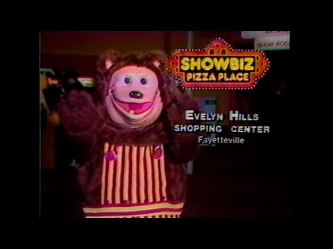 Me in a 1980's Showbiz Pizza TV Commercial (1983) with 80's Retro Arcade - Life in the 80's