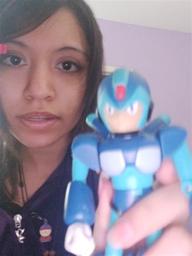 i love playing with my mega man X figure and pretending my mangle figure is me siggh sigh ALSO GIYS IK I LOOK BAD WITH NO MAKEUP VUT I DONT WEAR WHILE AT MY HOUSE 💔 #yumeship #fyp #yumeshipping #megamanx #megaman