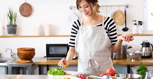 Types of Kitchen Aprons - Home and Restaurant Aprons