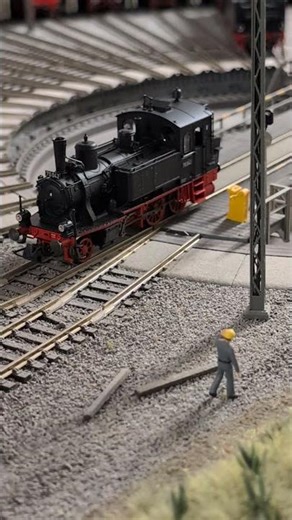 Roco BR 70 on the turntable